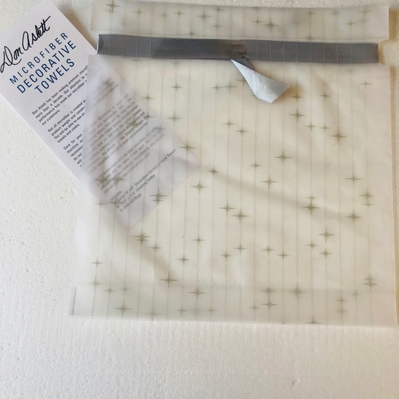 Towels Embroidered Decorative Kitchen Set of 3 - Picture 5 of 10